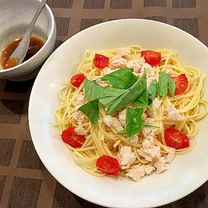 サラダチキンとレモンバジル素麺